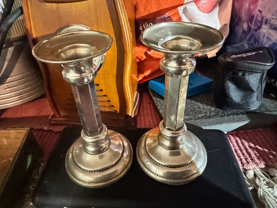 Castiçais Prateados e Dourados