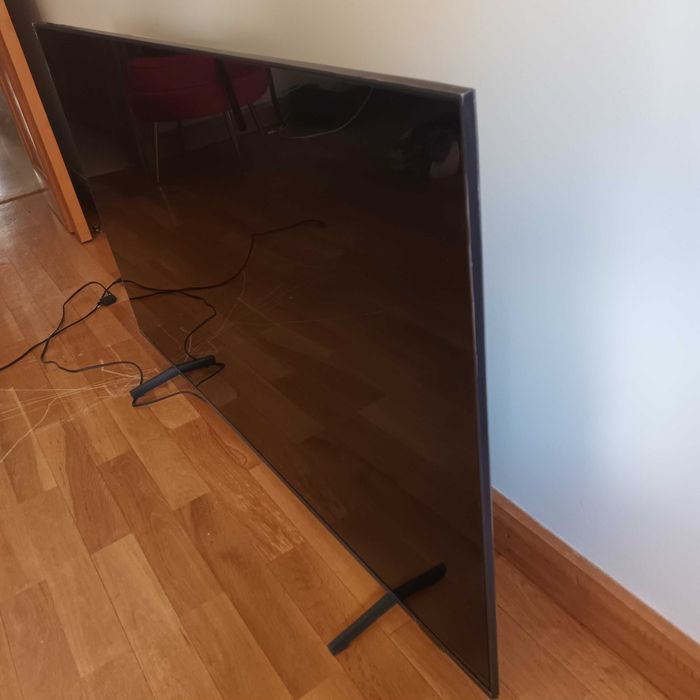 TV Samsung 50" QLED 4K Smart TV (Q60A) - Excelente Estado + Caixa Original