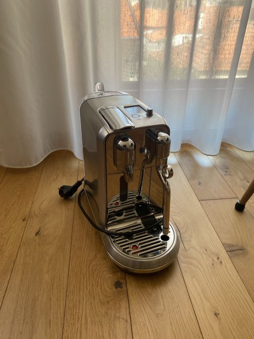 Máquina de café Nespresso Creatista Plus
