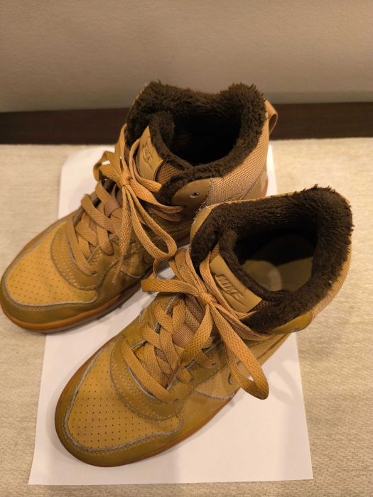 Vendo Tênis Nike em muito bom estado, com pouco uso Nr 37.5