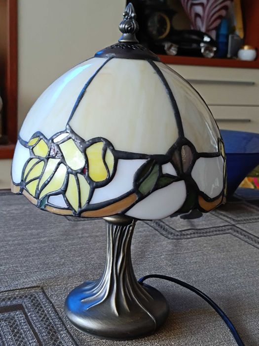 Lampa  ,,Tiffany"   kwiaty
