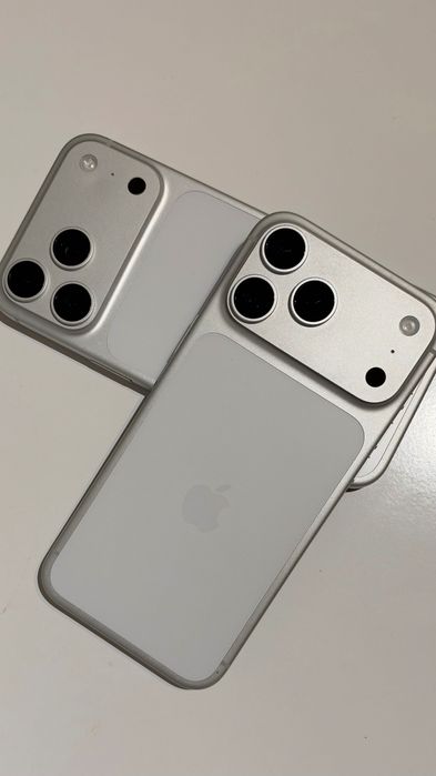 3 iPhones 17 Pro Max 1 TB (menos de 1 ano de uso)