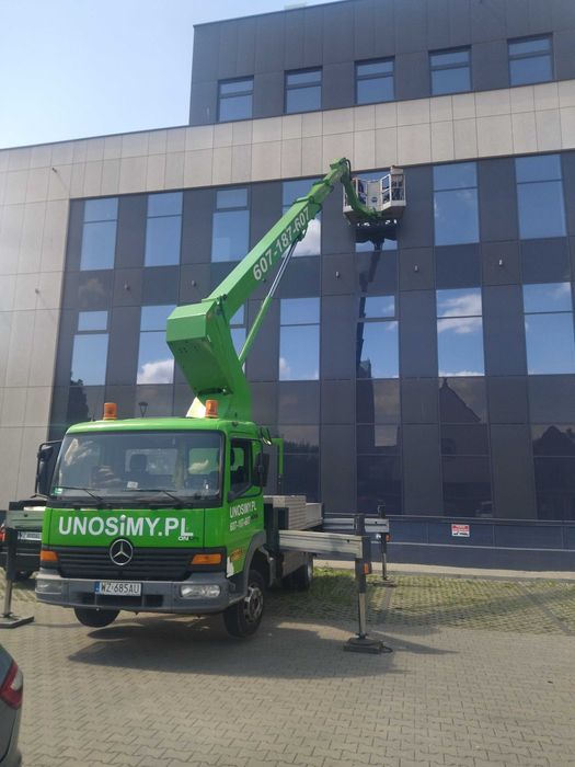 Podnośnik koszowy, usługi, wynajem - podnośnik na samochodzie