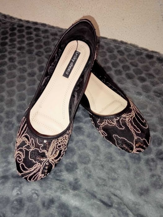 Nowe piękne baleriny damskie w cekiny.