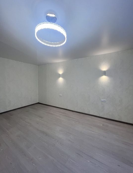 Продаж 1 кімнатної квартири з сучасним ремонтом. Р-н 13 школа Дендропарк. Є відео
