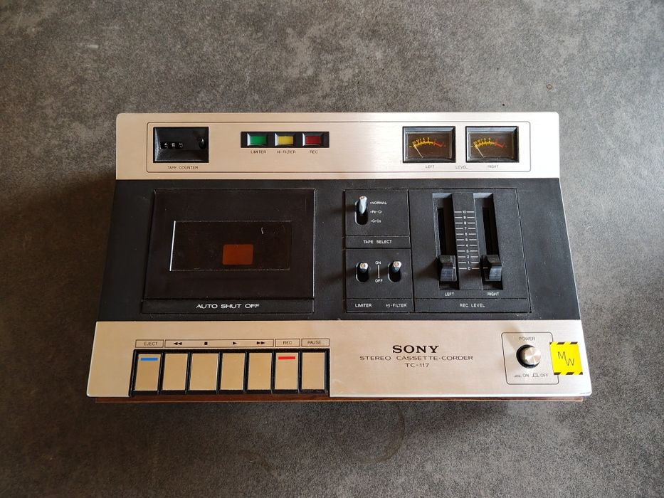 Magnetofon kasetowy Sony TC-117 stan bardzo dobry
Stereo Cassette Deck