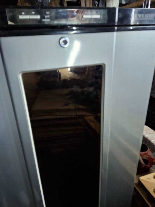 Холодильный шкаф витрина