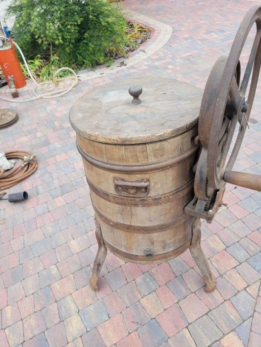 Stara masielnica korbowa