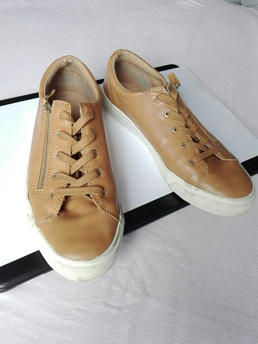 Sapatilhas de mulher Stradivarius n°39 SP 602