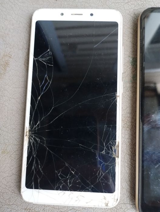 Два смартфона продам