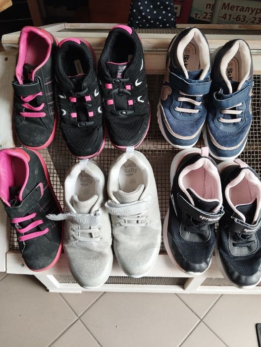 Продам кросівки для дівчинки розмір 31-34