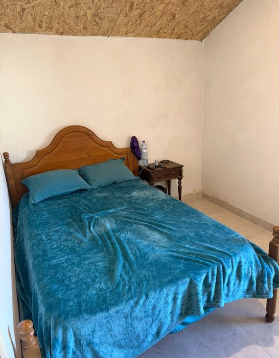 Vendo cama de casal com colchão