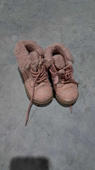 Sapatos 2/3anos varios tamanhos