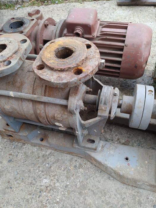 Pompy  hydro forowe    z  silnikam i    4 kw       2,2  kw    1,1 kw