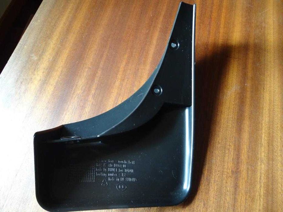 Pala guarda lamas Toyota Yaris