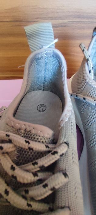 Nowe Buty wkładane , sznurowane r.33