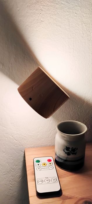Lampka ścienna LED