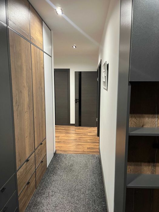 Продає 3-х кім квартири в заселеній новобудові Дублями