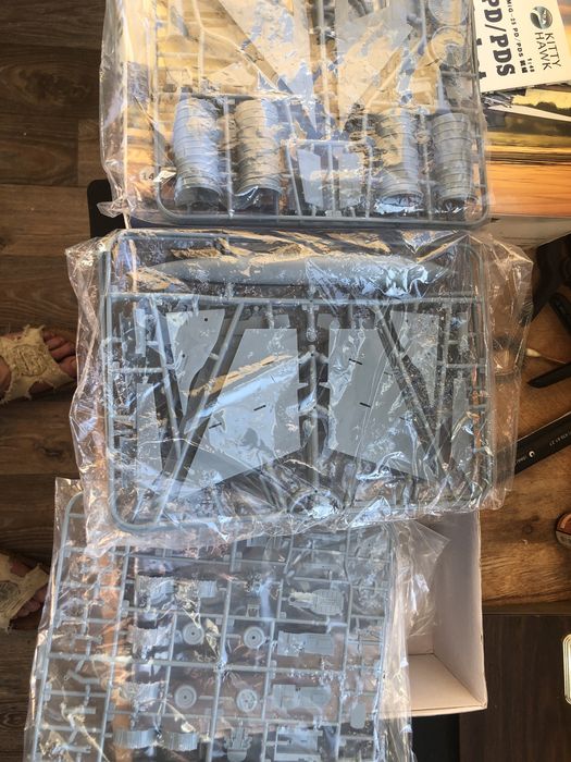 Сборная модель самолет миг-25PD/PDS KITTY HAWK м-1/48 все детали на ли