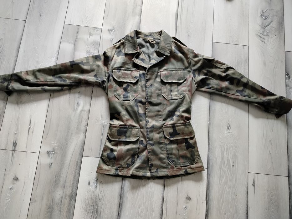 Mundur wojskowy z beretem do klasy mundurowej