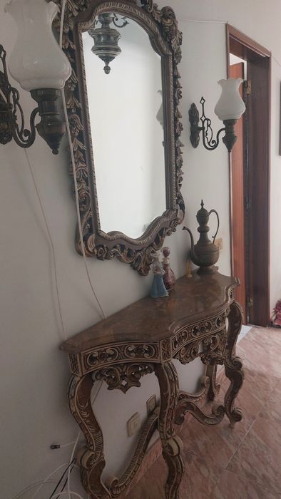 Consola com espelho