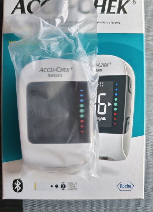 Glukometr Accuchek Instant Bluetooth nowy
