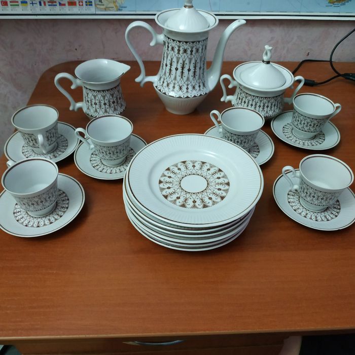 Сервиз кофейный времён СССР. Чайник, молочник, сахарница, десерт