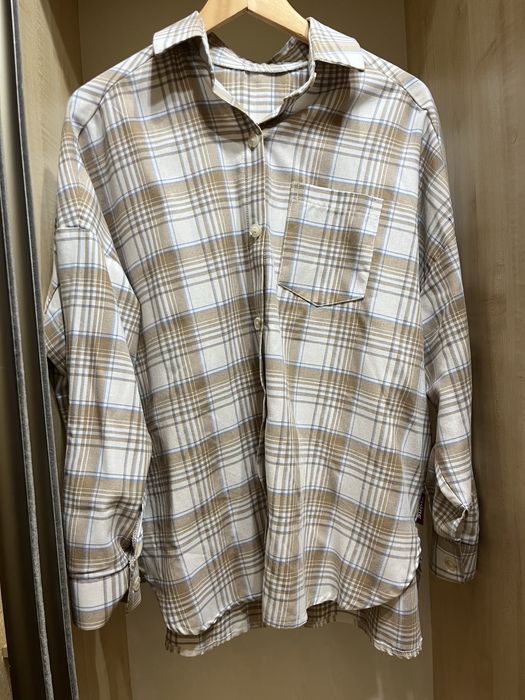 Жіноча рубашка в клітинку