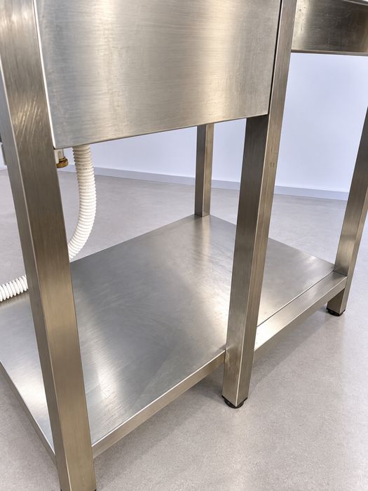 Bacanda inox com pio, chuveiro e prateleira