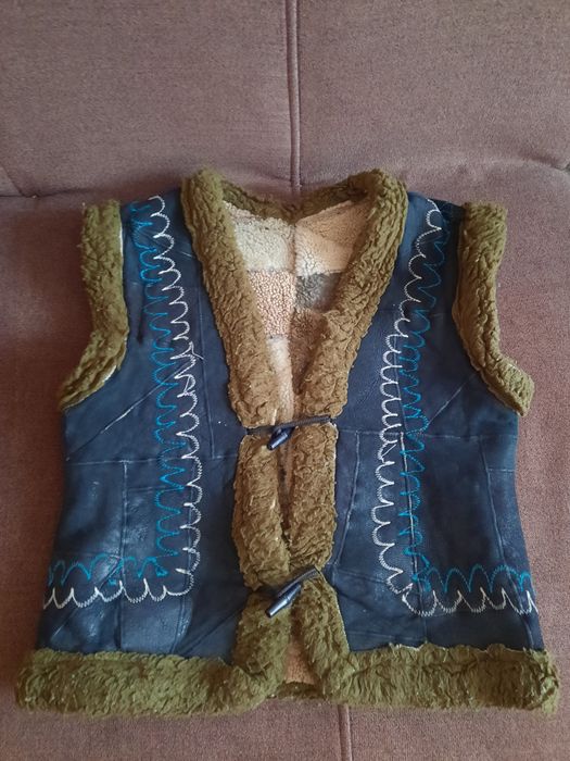 Детская замшевая жилетка из овчины Турция