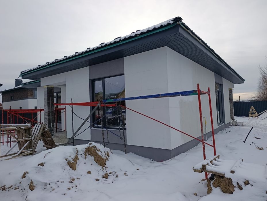 Новий будинок в передмісті Києва, Є-ОСЕЛЯ