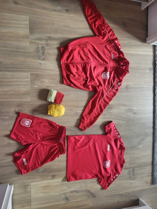 Strój sportowy ślęży. Dla dzieci. Piłka nożna.