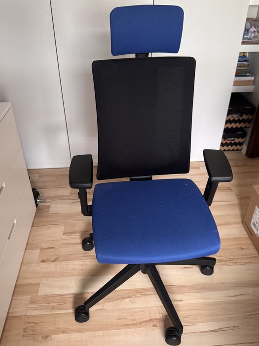 Sprzedam krzesła biurowe Nowy Styl kolejcja Navigo