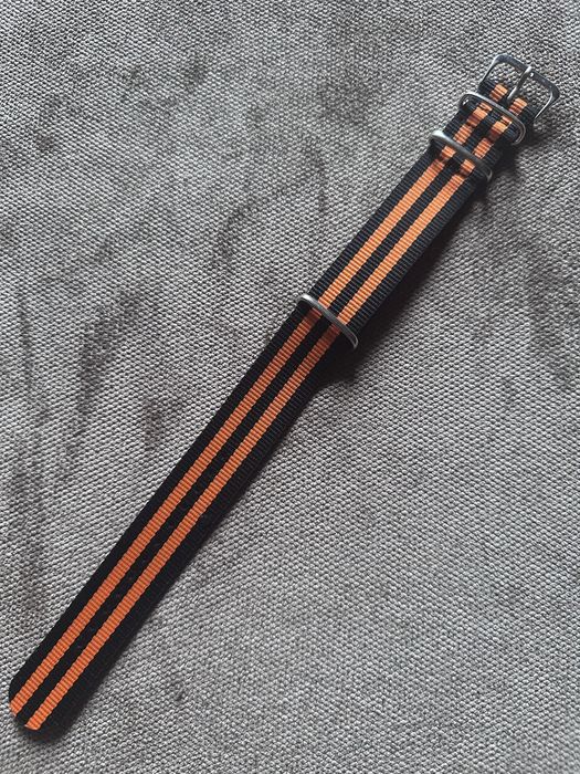 Pasek Nato 22mm nowy nieuzywany czarno pomaranczowy