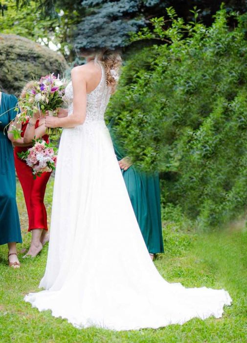 Suknia ślubna Boho, delikatna koronka, z ogonem