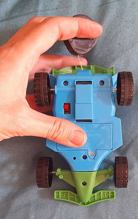 Игрушки,машинки,пятнашки,рыбка,зубные щетки