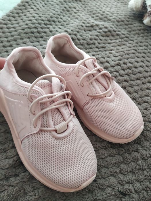 Кросівки для дівчинки