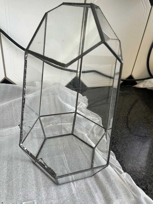 Миниатюрный ландшафт в стеклянной террариумной вазе