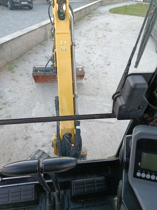 Máquina escavadora yanmar
