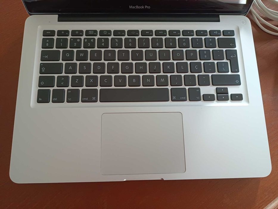 Macbook Pro 7,1 em excelente estado e SSD novo 240 GB