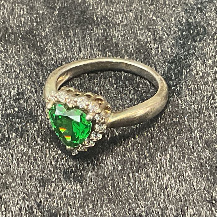 Anel prata 925 coração ,p verde    15,5 m