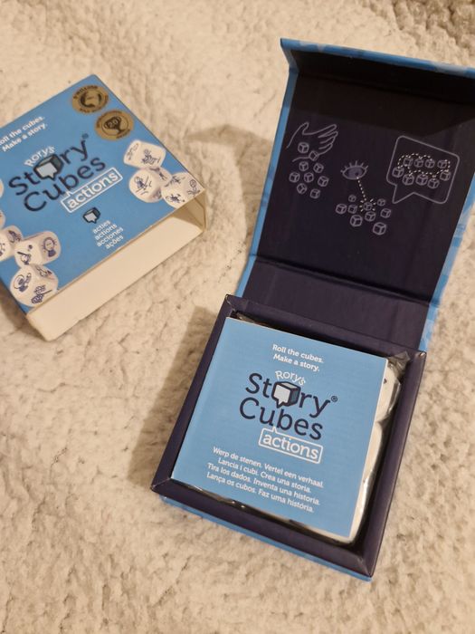 Jogo histórias em cubo