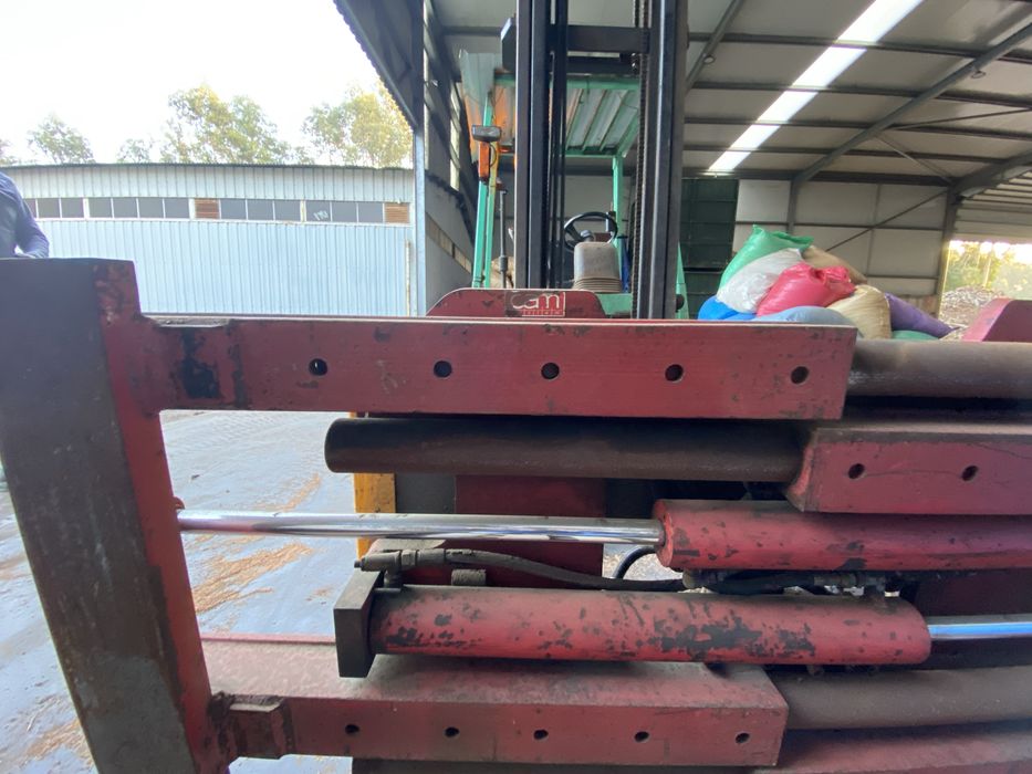 Garfos empilhador =>3T