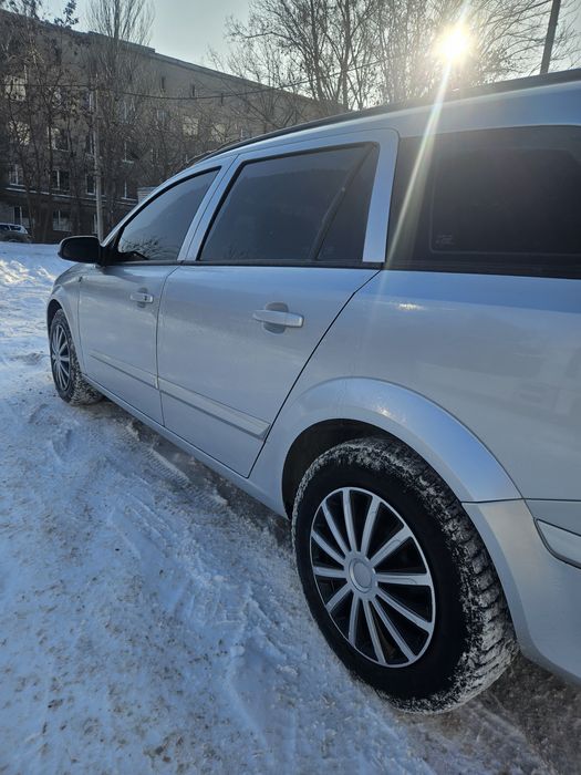 Opel Astra универсал 1.6
