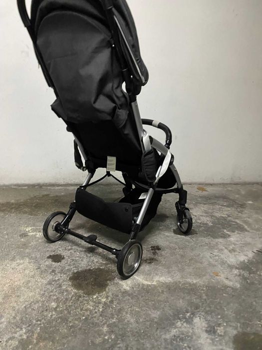 Carrinho de bebé Chicco, Goody Plus que fecha sozinho. Está novo