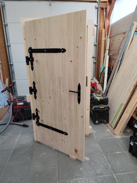 Dzwi drewniane, gospodarcze, piwniczki na wymiar piwnicy domków letni