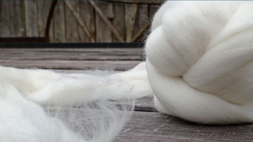 Wełna czesankowa biała merino 18 mic 50 gr czesanka wełniana