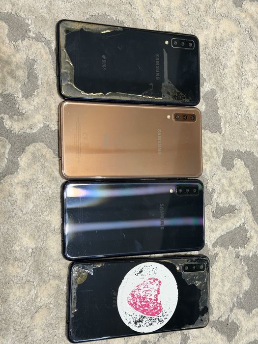 Продам лотом смартфони Samsung  SM-A750FN/DS  на запчастини.