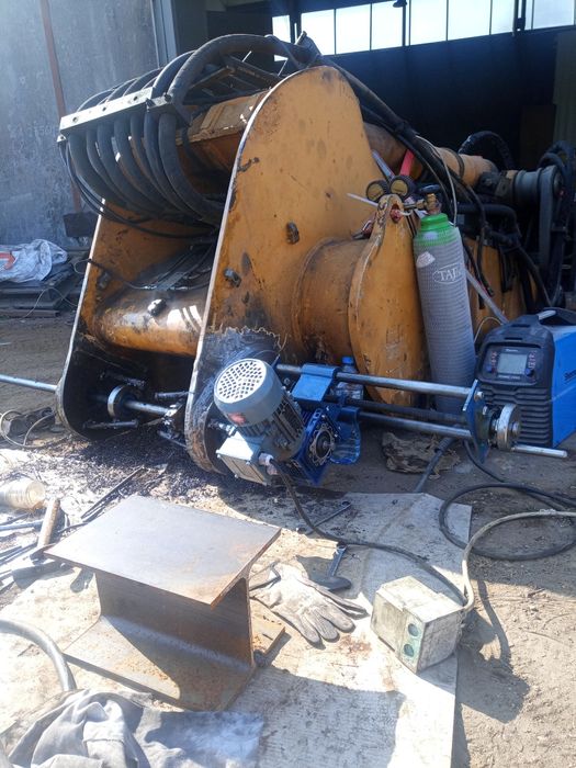 Wytaczanie wytaczarką mobilną u klienta regeneracja łyżek i osprzętu