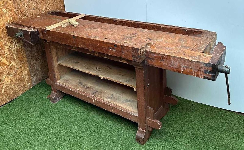 Bancada antiga de merceneiro, mesa de trabalho